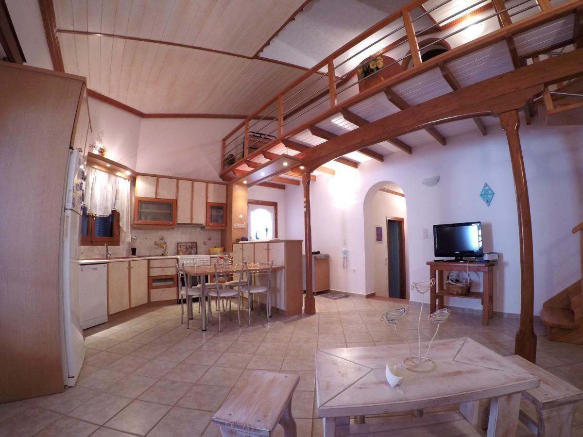 Papadogiannopoulos House Egio Exterior foto